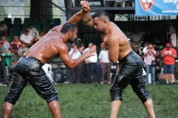 Geleneksel Yayla Seki Yağlı G&uuml;reşleri&rsquo;ni &rsquo;&Ouml;zkaya&rsquo; kazandı
