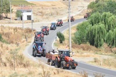 Gelin almaya 50 trakt&ouml;rle gitti
