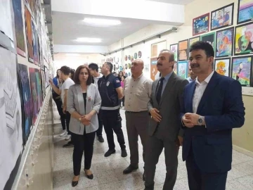 Gemiciler Ortaokulu g&ouml;rsel sanatlar sergisi ger&ccedil;ekleşti
