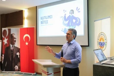 Gemlik Belediye Başkanı Ş&uuml;kr&uuml; Deviren 15 aylık &ccedil;alışmalarını değerlendirdi