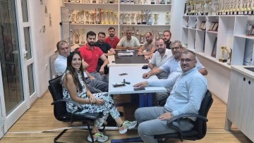 Gemlik Belediyespor&rsquo;da g&ouml;rev dağılımı yapıldı