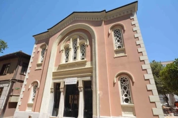 Gemlik&rsquo;in sembollerinden Balıkpazarı Camii yeniden ibadete a&ccedil;ılıyor