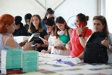 Gemlik Kitap Limanı 4. kez kapılarını a&ccedil;tı