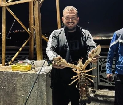 Gemlik K&ouml;rfezi&rsquo;nde 2 kilogram ağırlığında ıstakoz yakalandı