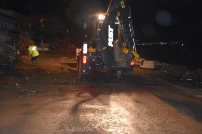 Gemlik'te fırtına sonrası geniş kapsamlı temizlik