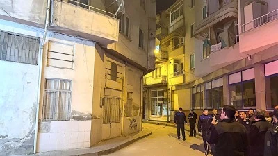 Gemlik&rsquo;te hasarlı apartman tahliye edildi, sokak trafiğe kapatıldı