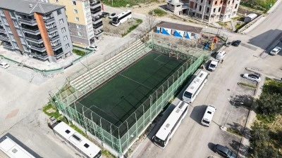 Gemlik'te sahalar yenileniyor