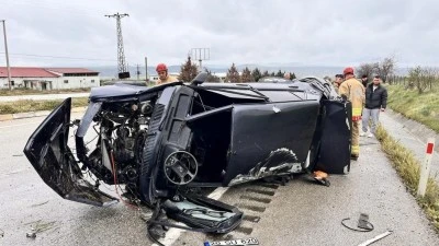 Gen&ccedil; adam korkun&ccedil; kazada hayatını kaybetti 