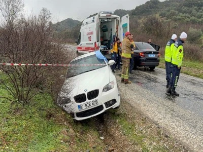 Gen&ccedil; esnaf otomobilinde g&ouml;ğs&uuml;nden vurulmuş halde &ouml;l&uuml; bulundu