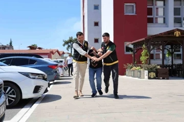 Gen&ccedil; kadını &ouml;ld&uuml;ren maganda Yunanistan&rsquo;a ka&ccedil;mak isterken yakalandı
