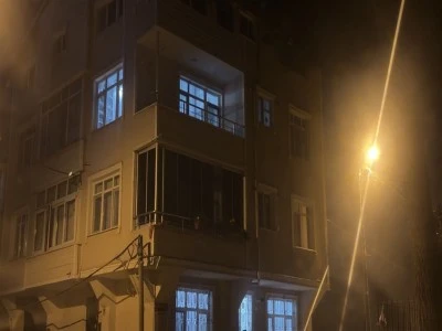 Gen&ccedil; kız, annesini yatakta &ouml;l&uuml; buldu: 48 yaşındaki kadın 5 ay &ouml;nce mide k&uuml;&ccedil;&uuml;ltme ameliyatı olmuş