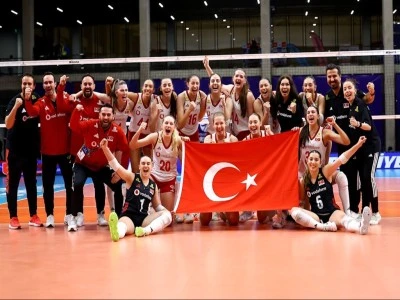 Gen&ccedil; kızlarımız, D&uuml;nya Şampiyonası'nda finalde