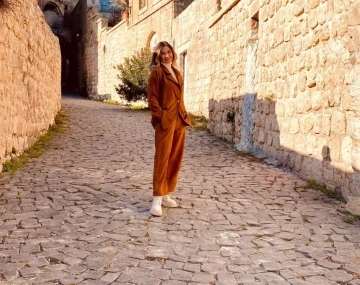 Gen&ccedil; &ouml;ğretmenin &rsquo;zaman&rsquo; kavramı &uuml;zerine ilk kitap heyecanı
