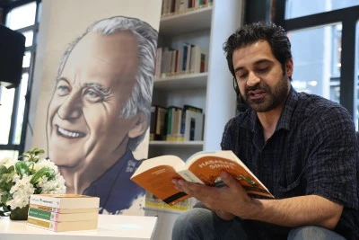 Gen&ccedil; oyuncu, &ouml;ğrencilere &ldquo;Hababam Sınıfı&rdquo;nı okudu