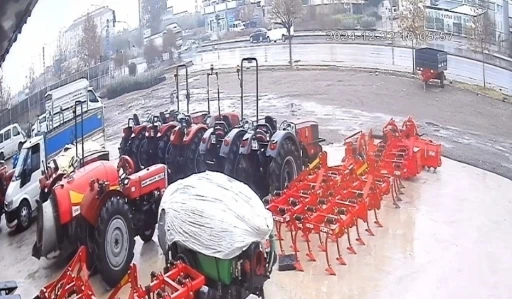 Gen&ccedil; s&uuml;r&uuml;c&uuml;n&uuml;n hayatını kaybettiği kaza kamerada
