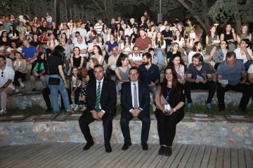 Gen&ccedil; yetenekler "Şah Canavara Mat" ile sahneye &ccedil;ıktı