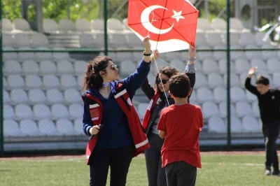 Gen&ccedil;ler, &ccedil;ocuklar ve &ouml;zel bireyler u&ccedil;urtma şenliğinde buluştu
