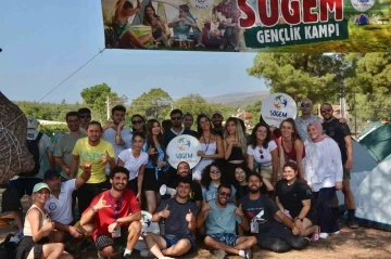 Gen&ccedil;ler, Cumhuriyet&rsquo;in 100. yılında kampta buluştu
