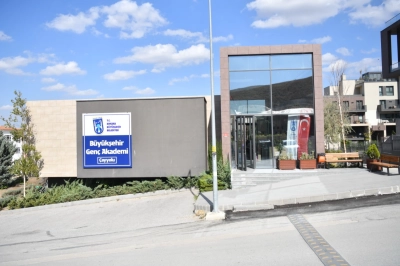 Gen&ccedil;ler İ&ccedil;in Bireysel &Ccedil;alışma Odalarından Greenbox St&uuml;dyoya Kadar Hizmet