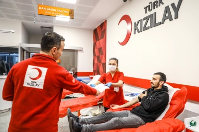 Gen&ccedil;ler Kan Bağışını Sevdi