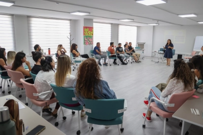 Gen&ccedil;ler ve Eğitmenler i&ccedil;in Proje D&ouml;ng&uuml;s&uuml; Y&ouml;netimi Eğitimi