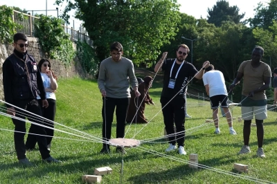 Gen&ccedil;ler Yapay Zekayı Konuştu