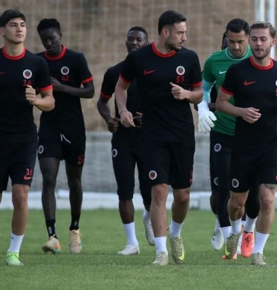 Gen&ccedil;lerbirliği g&uuml;n&uuml; &ccedil;ift antrenmanla tamamladı