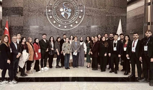 &ldquo;Gen&ccedil;lerin g&ouml;z&uuml;nden kariyer 4.0&rdquo; toplantısında, teknolojinin &ouml;nemi vurgulandı
