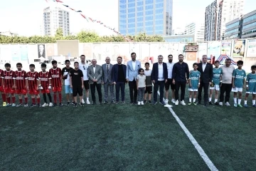 Gen&ccedil;lik ve Spor Bakanı Bak geleceğin sporcularıyla buluştu