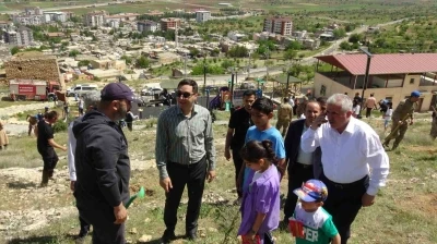 Gerc&uuml;ş&rsquo;te Anneler G&uuml;n&uuml;&rsquo;ne armağan fidanlar toprakla buluşturuldu
