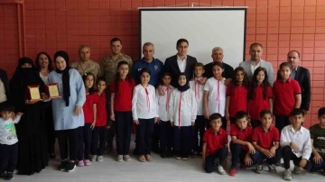 Gerc&uuml;ş&rsquo;te veliler arasında kitap okuma yarışması d&uuml;zenlendi
