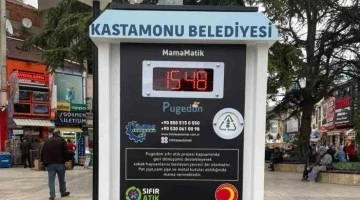 Geri d&ouml;n&uuml;ş&uuml;m atıkları Atık-Matiklerde mama ve kaleme d&ouml;n&uuml;ş&uuml;yor