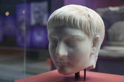 Germanicus&rsquo;un mermer heykel başı Samsun&rsquo;da sergileniyor
