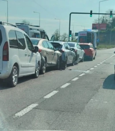 Giresun&rsquo;da zincirleme trafik Kazası: 2 yaralı
