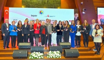 Girişimci kadınların &ldquo;2023 yıldızları&rdquo; &ouml;d&uuml;llendirildi

