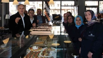 Girişimci kadınların kurduğu kooperatif &ccedil;ikolata &uuml;retimine ve satışına başladı
