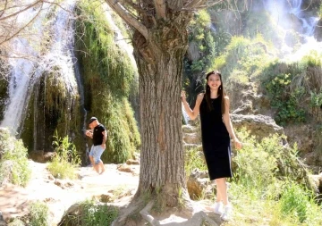 Girlevik Şelalesi&rsquo;nde hafta sonu yoğunluğu