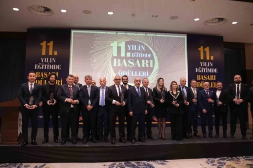 Gıyasettin Bing&ouml;l&rsquo;e Yaşam Boyu Eğitim &Ouml;d&uuml;l&uuml;