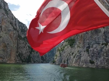 Gizemli ge&ccedil;it: Şahinkaya Kanyonu
