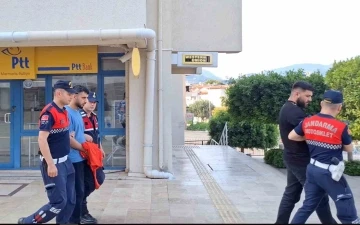 G&ouml;&ccedil;men ka&ccedil;ak&ccedil;ıları tutuklandı
