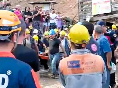 G&ouml;&ccedil;&uuml;k altındaki madenciler kurtarıldı