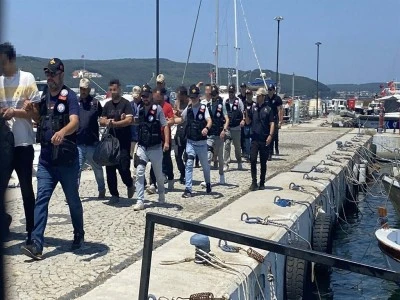 G&ouml;k&ccedil;eada'dan yurt dışına ka&ccedil;maya &ccedil;alışan FET&Ouml;'c&uuml;ler yakalandı
