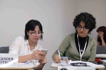 G&ouml;kkuşağı Koleji Ataşehir Şubesi &ouml;ğrencilerinin SKYMUN 2023 başarısı
