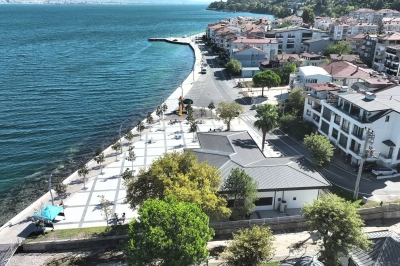 G&ouml;lc&uuml;k Ulaşlı Sahili Yeni G&ouml;r&uuml;n&uuml;m&uuml;ne Kavuştu