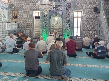 G&ouml;lyaka&rsquo;da 15 Temmuz şehitleri i&ccedil;in mevlit okutuldu
