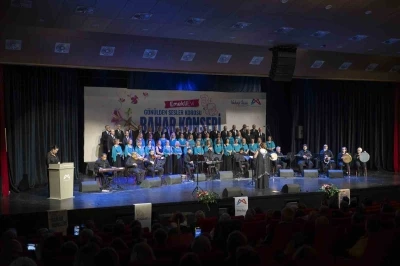 G&ouml;n&uuml;lden Sesler Korosundan T&uuml;rk Sanat M&uuml;ziği ziyafeti
