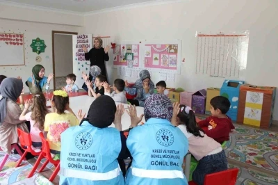G&ouml;n&uuml;ll&uuml; &ouml;ğrencilerden &rsquo;Hayata Renk Kat&rsquo; projesi
