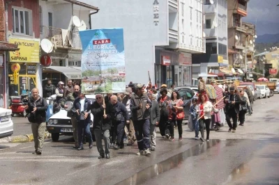 G&ouml;renler d&ouml;n&uuml;p bir daha baktı, asırlık gelenek yeniden canlandırıldı
