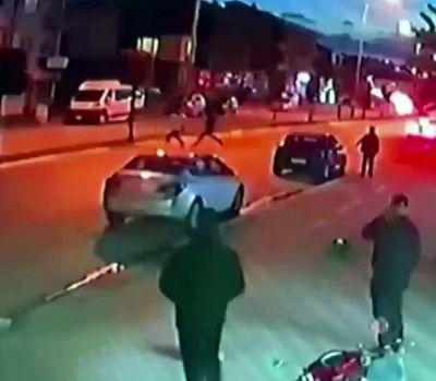 G&ouml;rev aşkı tıraşı yarım bıraktırdı