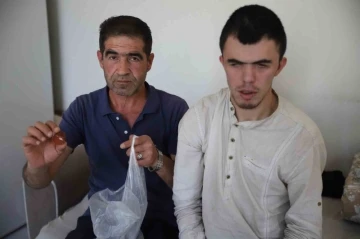 G&ouml;rme engelli gencin yediği sucuktan demir par&ccedil;ası &ccedil;ıktı
